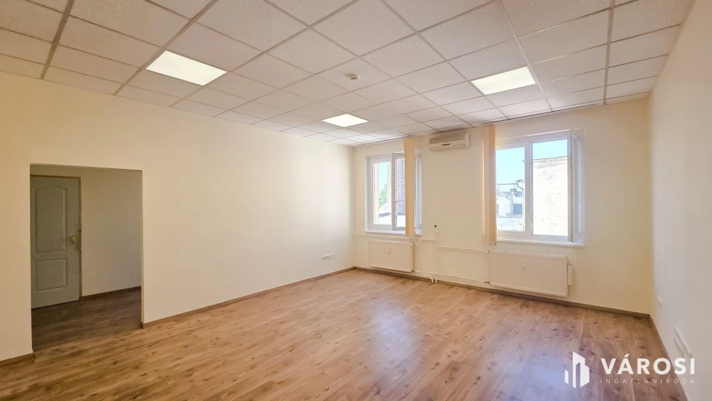 45 m2, 2 helyiséges iroda kiadó