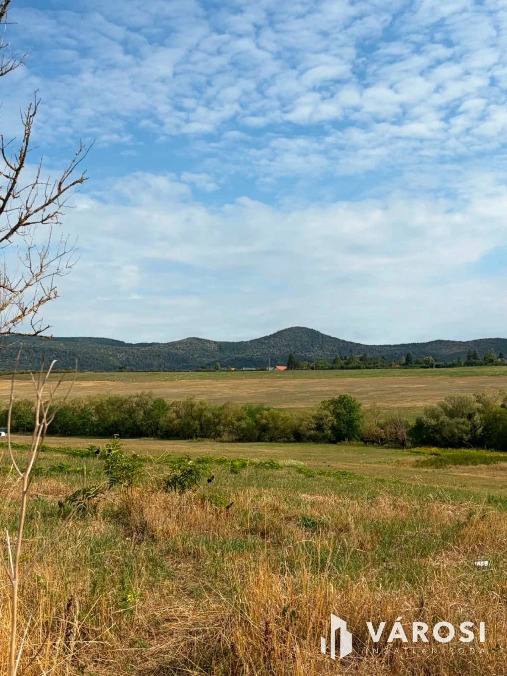 Panorámás telek Csobánkán