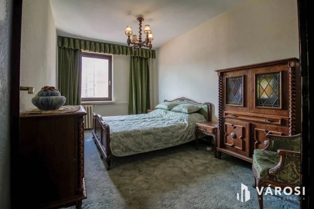 Citadellára néző belvárosi lakás eladó