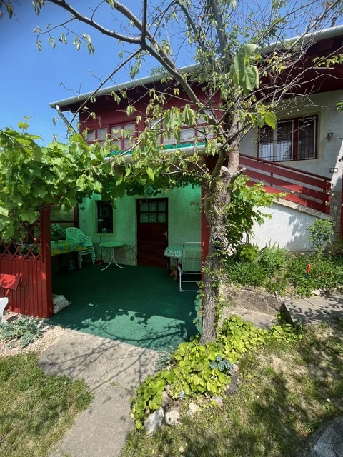 Eladó üdülő, nyaraló, Tatabánya