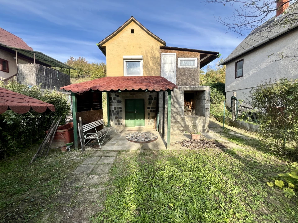 For sale house, Mór, Kecskehegyidűlő