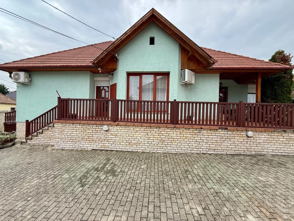 For sale house, Mór