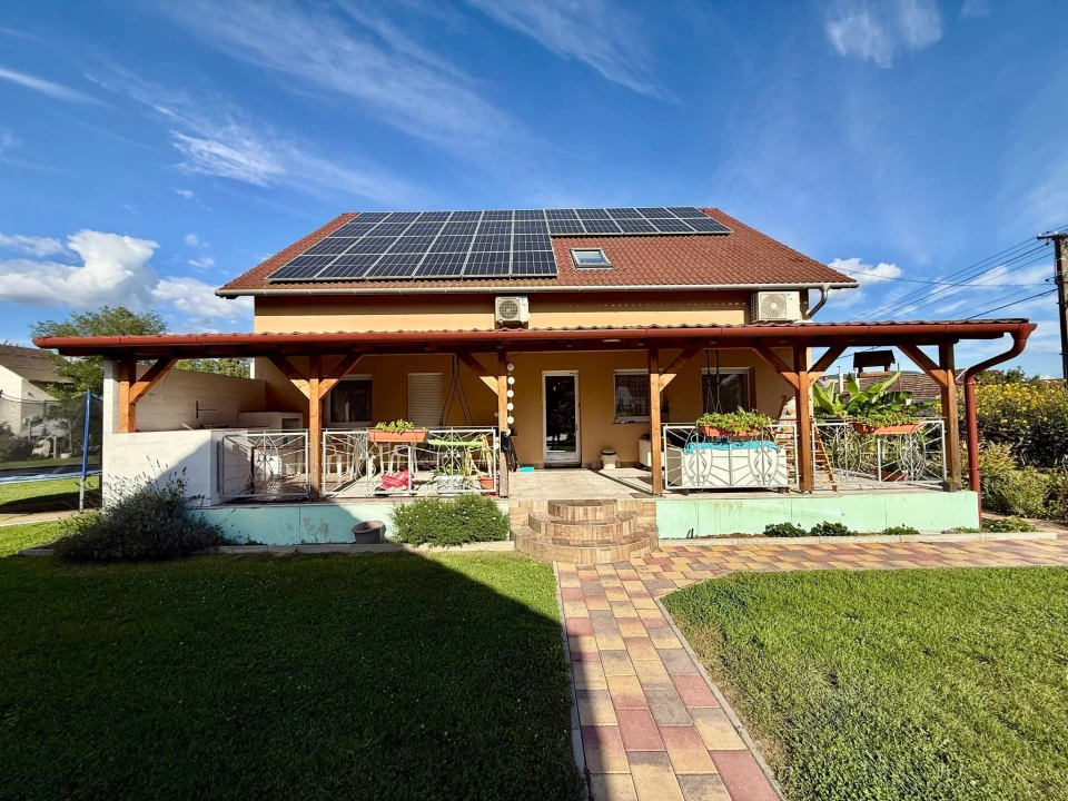 Eladó családi ház, Mór