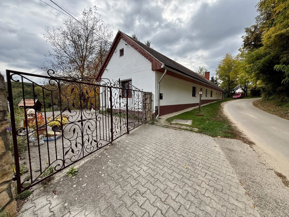 Eladó családi ház, Bakonycsernye