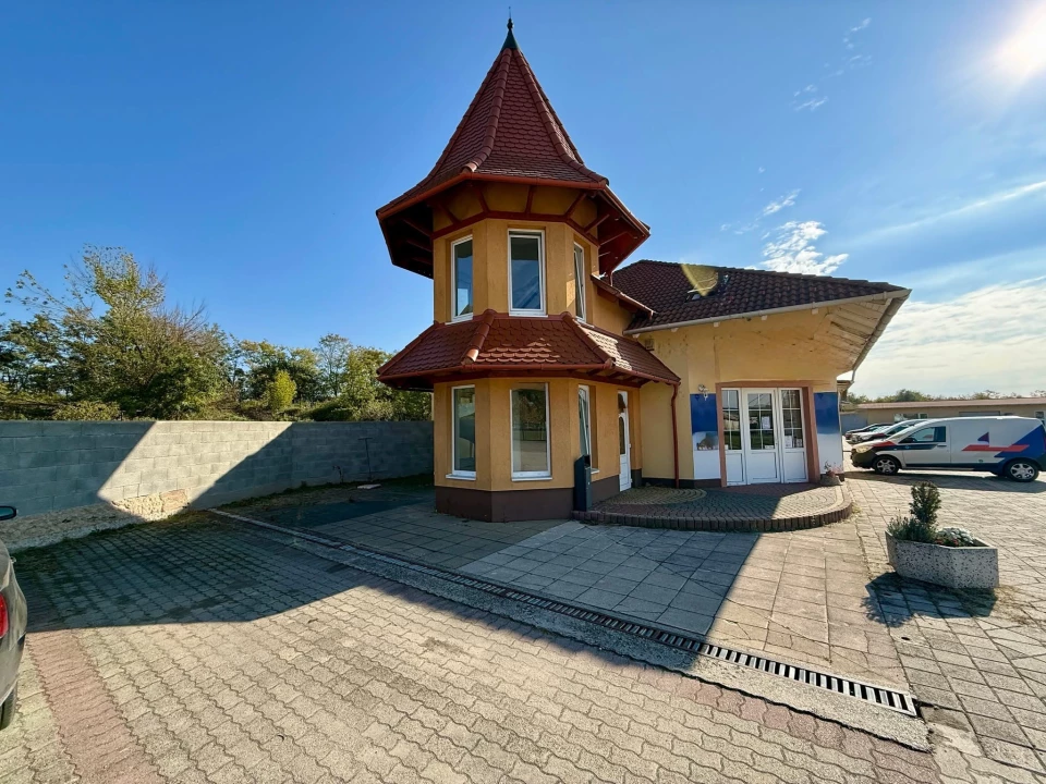 For rent office, office block, Mór