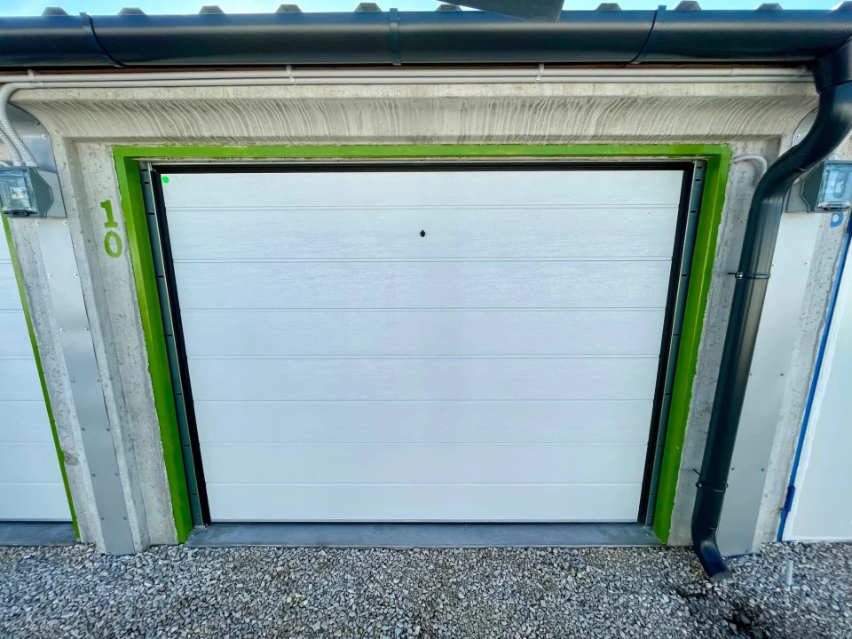 Kiadó egyedi garázs, Székesfehérvár