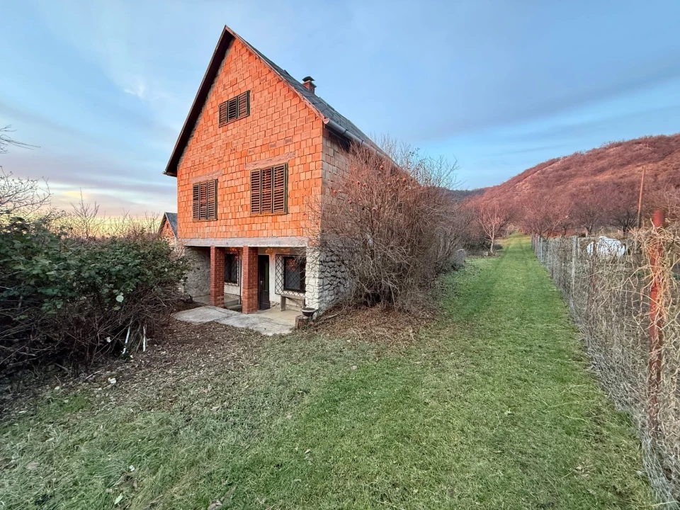 Eladó családi ház, Csákberény