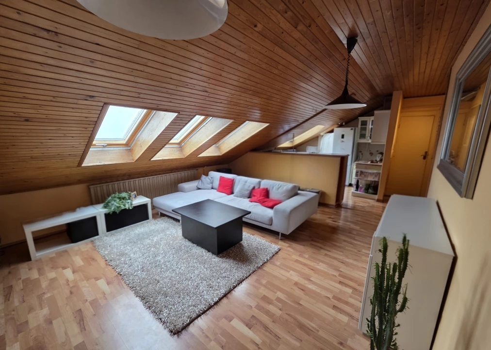 Eladó téglalakás, Székesfehérvár