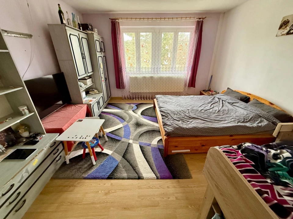 Eladó családi ház, Aka