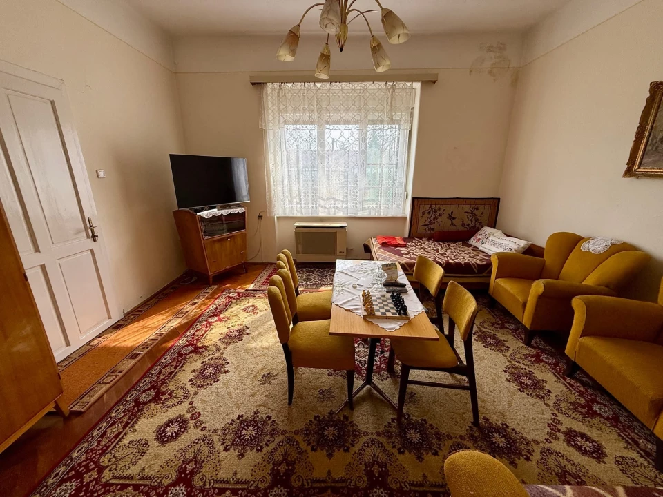 c3-1-name c2-1-name, Mór