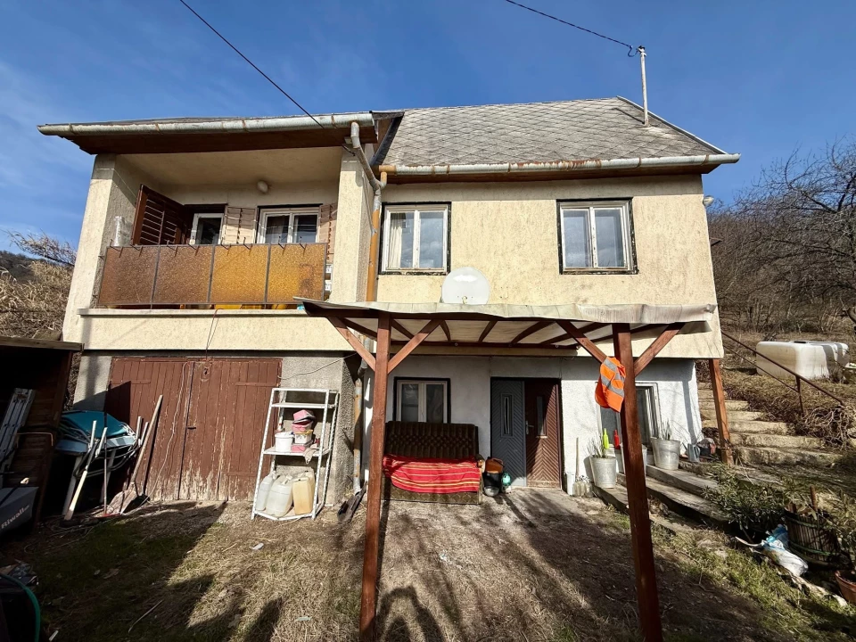 Eladó családi ház, Csákberény