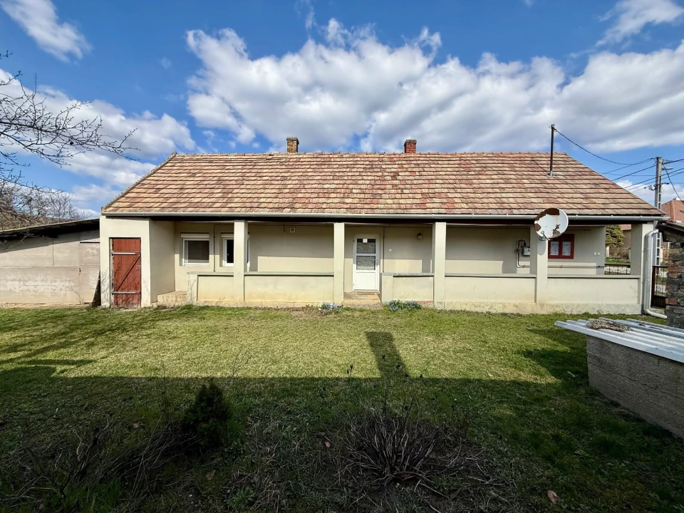 Eladó családi ház, Csákberény