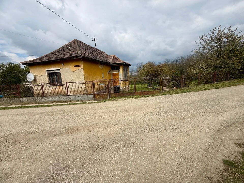 Eladó családi ház, Nagyveleg