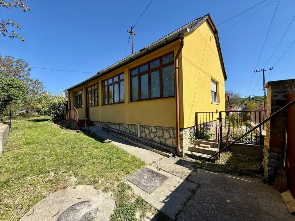 Eladó családi ház, Mór