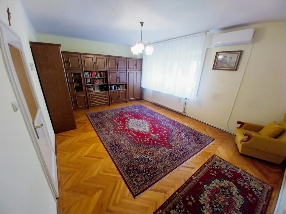 Eladó téglalakás, Székesfehérvár