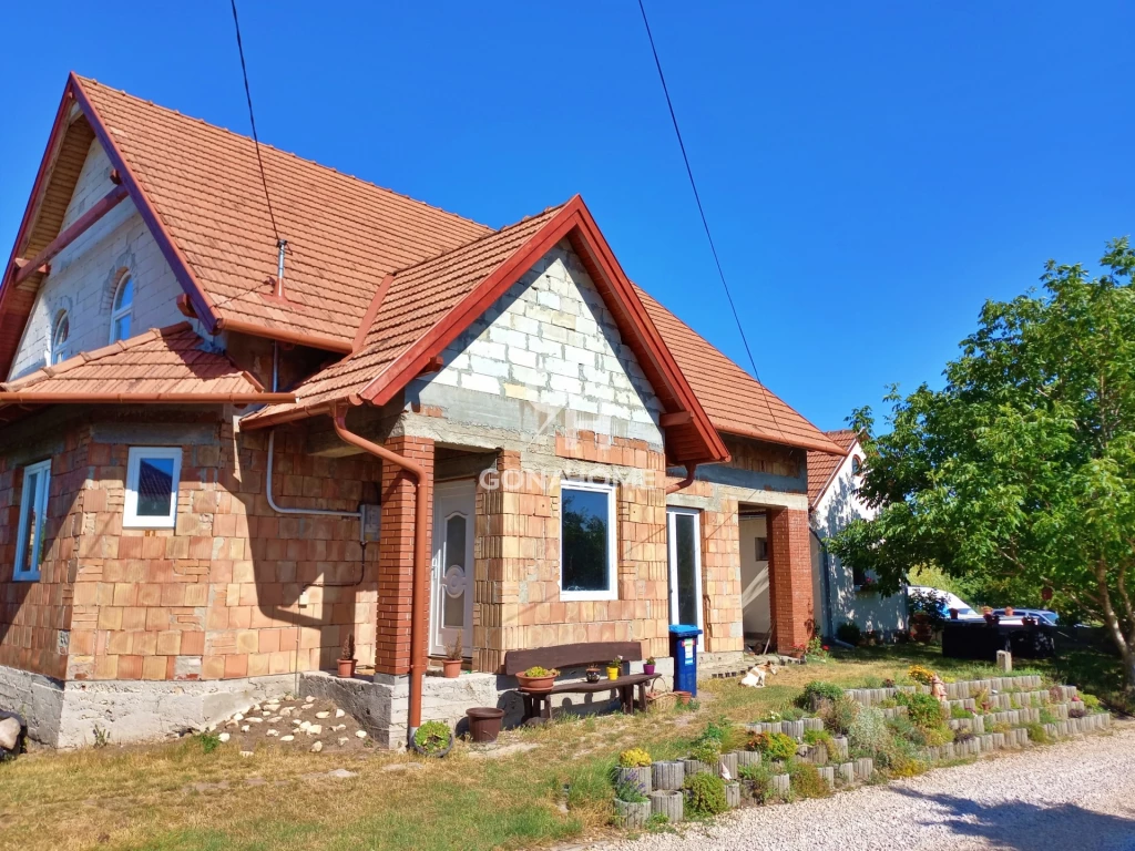 For sale house, Várpalota