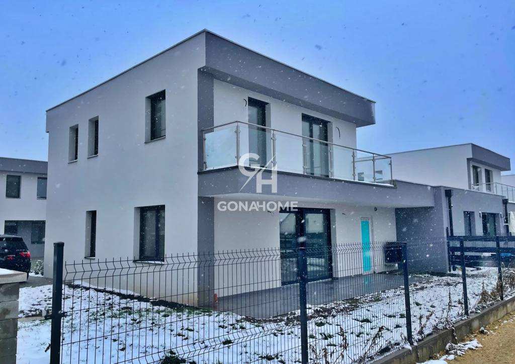 Eladó Lakás, Ajka 79.000.000 Ft