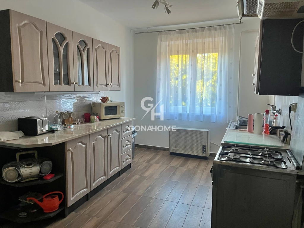 For rent brick flat, Veszprém