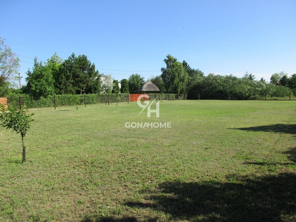 For sale periphery plot, Balatonfűzfő