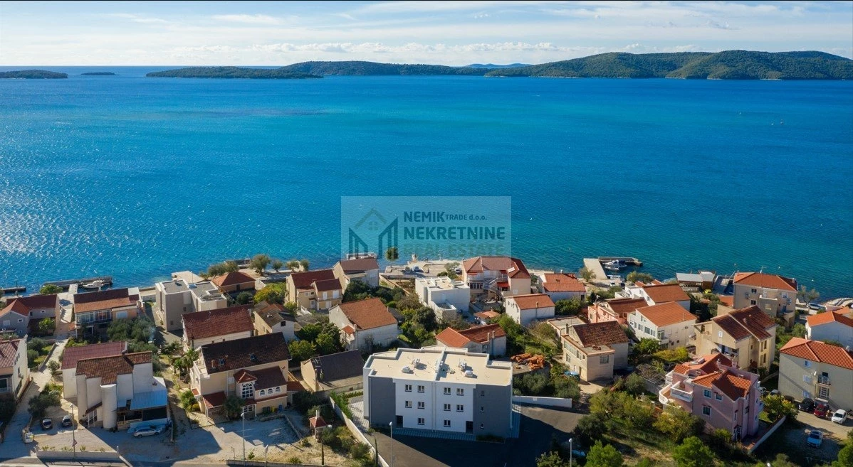 c3-1-name c2-21-name, SIBENIK-ZABORIC, BRODARICA, ELADÓ APARTMAN AZ ELSŐ EMELETEN KÉT HÁLÓSZOBÁVAL