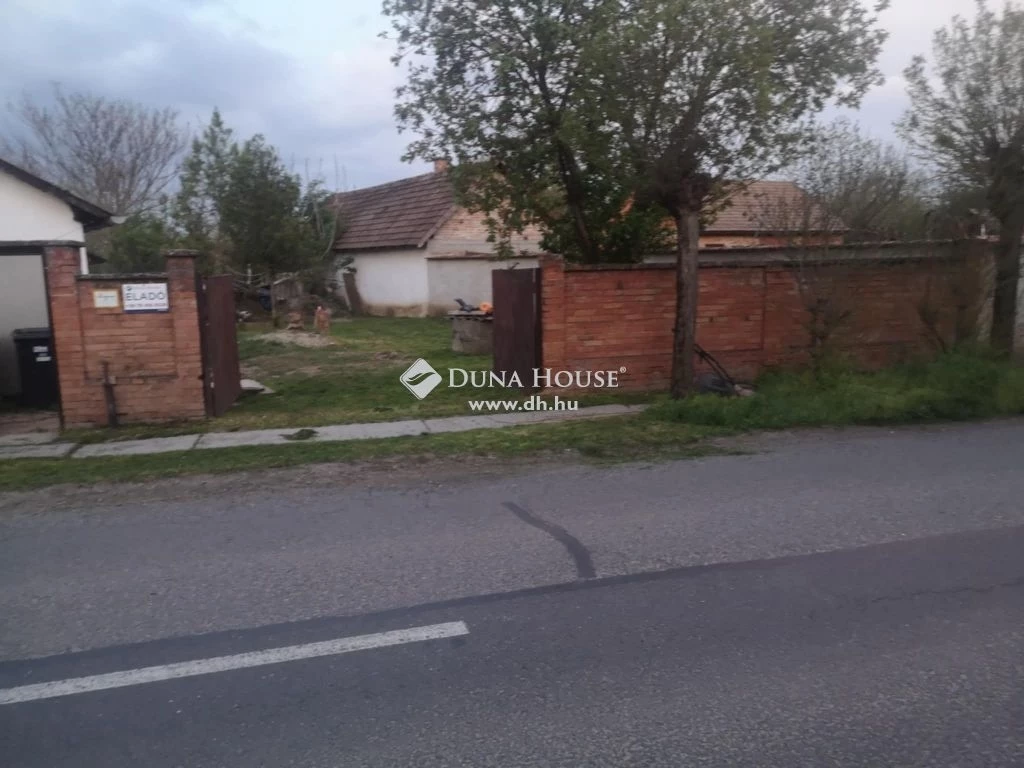 Eladó ház, Gádoros