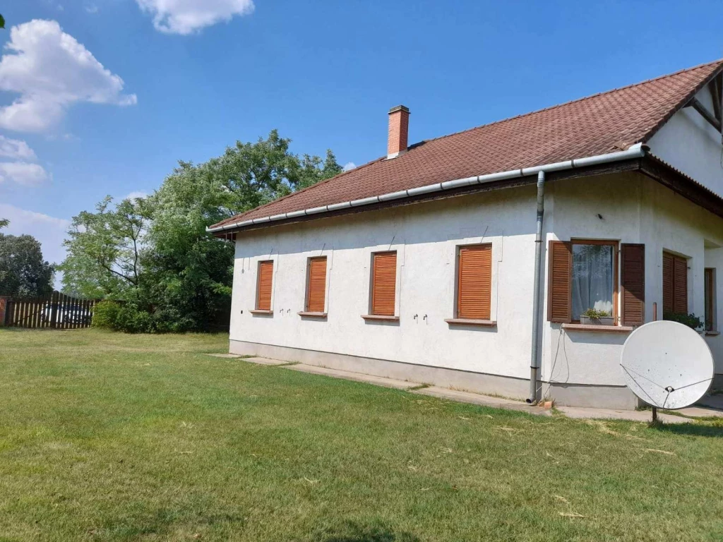 Eladó családi ház, Kistelek