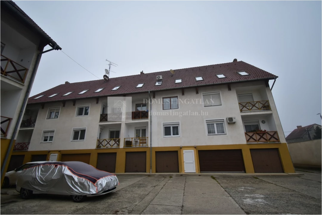 Eladó téglalakás, Szombathely