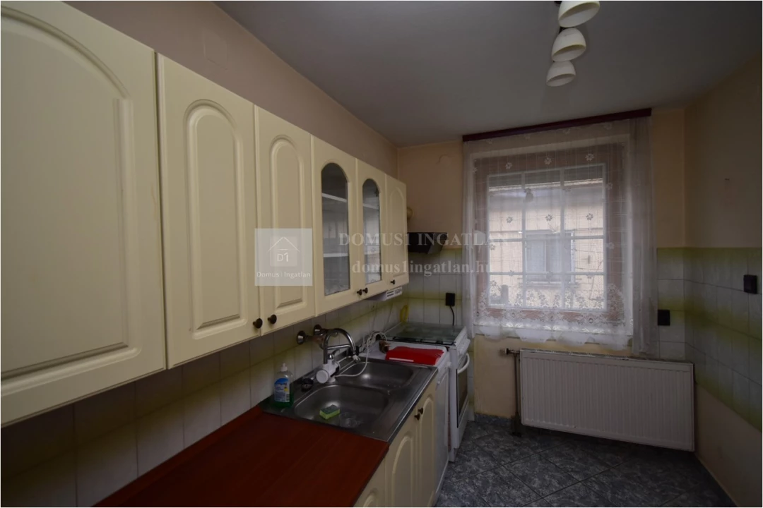 c3-1-name c2-1-name, Szombathely