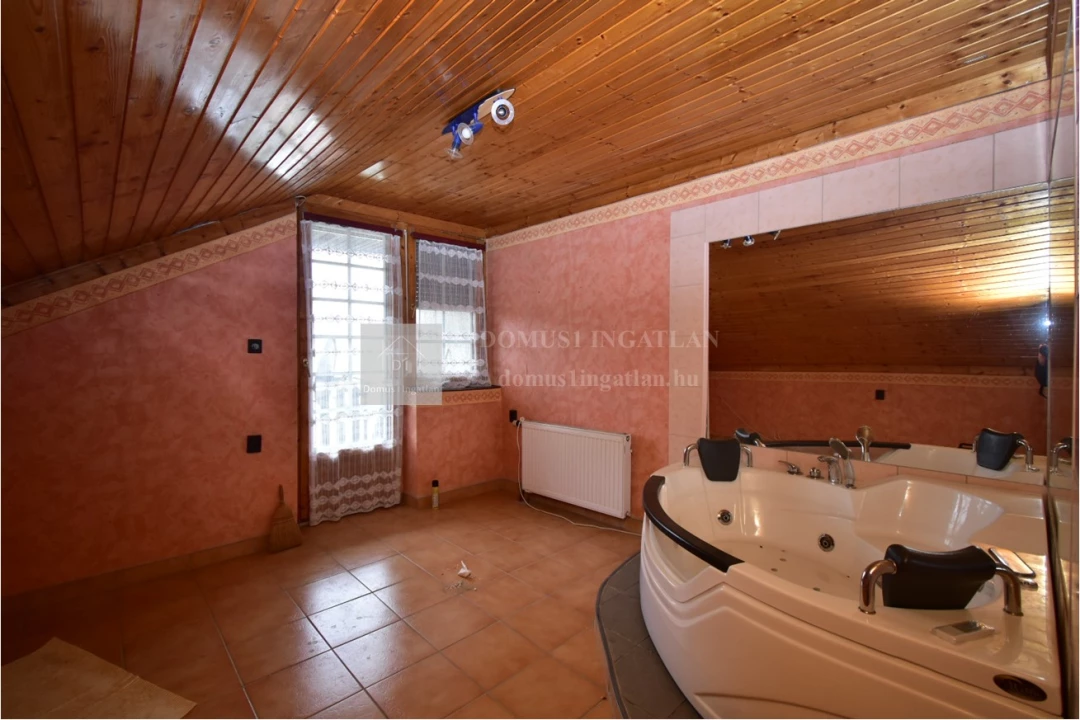 c3-1-name c2-1-name, Szombathely