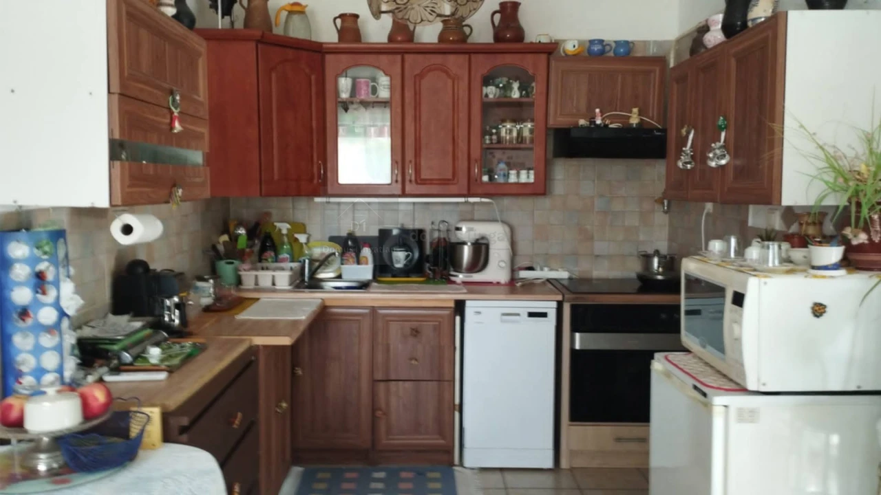 Eladó családi ház, Alattyán