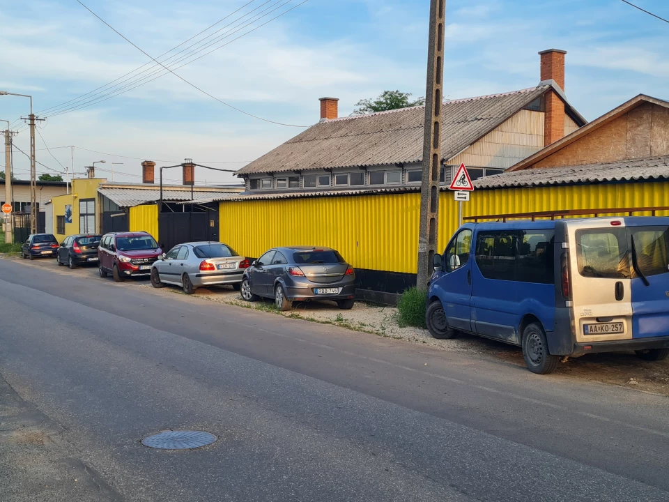 Kiadó műhely, Debrecen, Házgyár utca 2