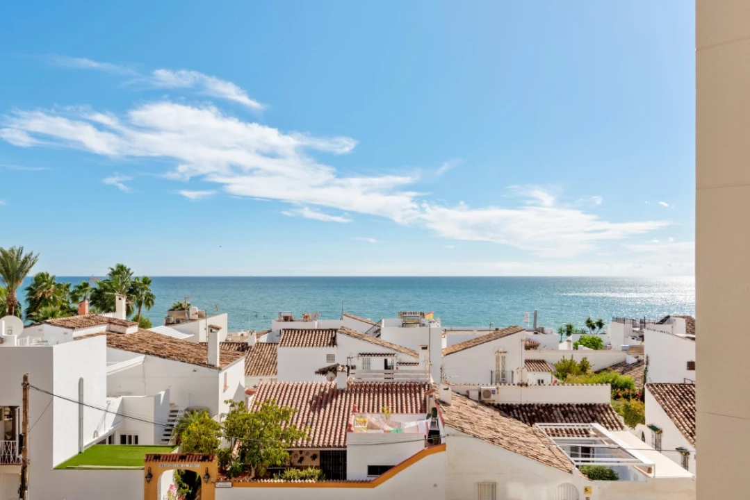 For sale brick flat, Estepona