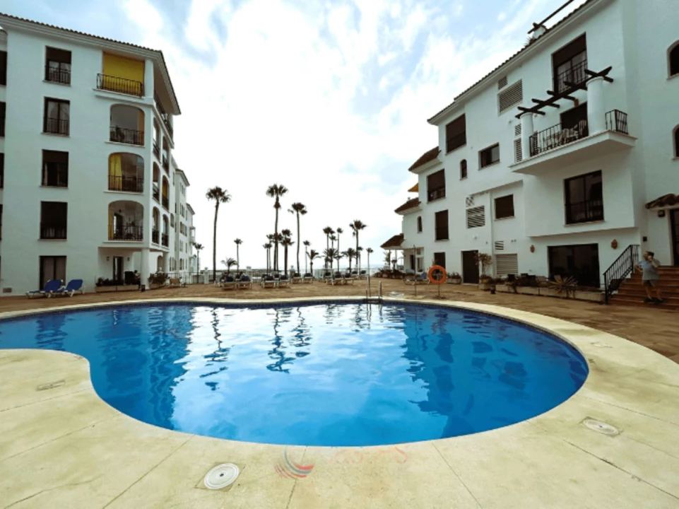 For sale brick flat, Estepona