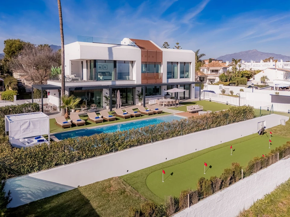 For sale villa, residence, Estepona