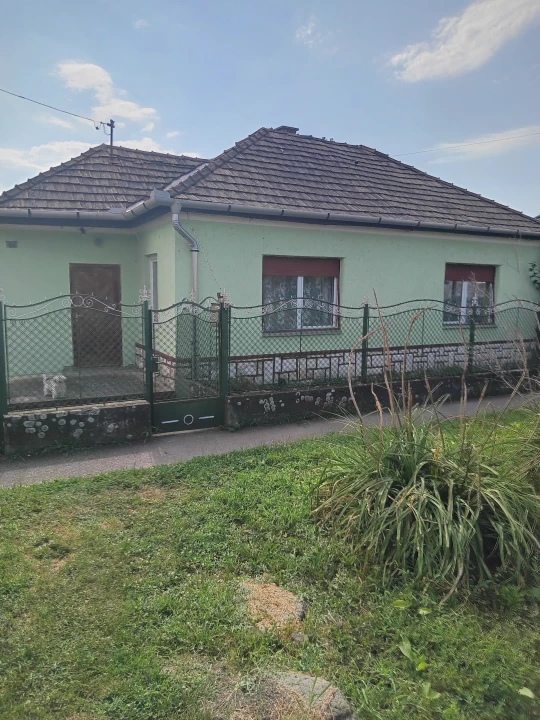 For sale house, Vécs, Kossuth Lajos  25