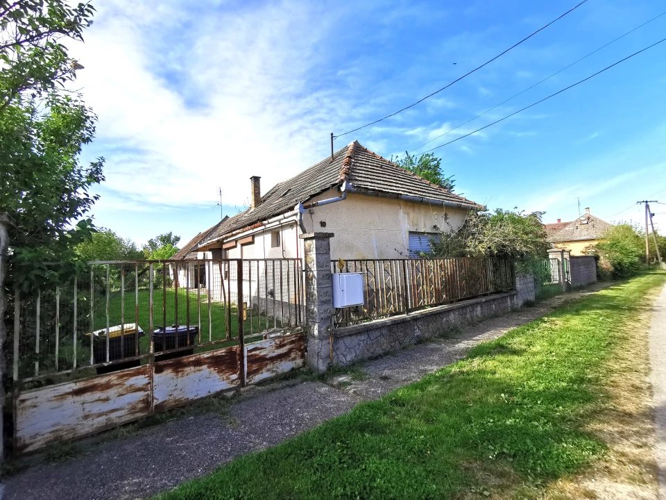 For sale house, Uszód