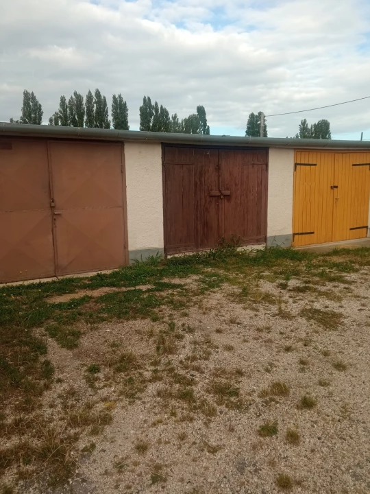 For sale detached garage, Győr, Kiskúti út 46