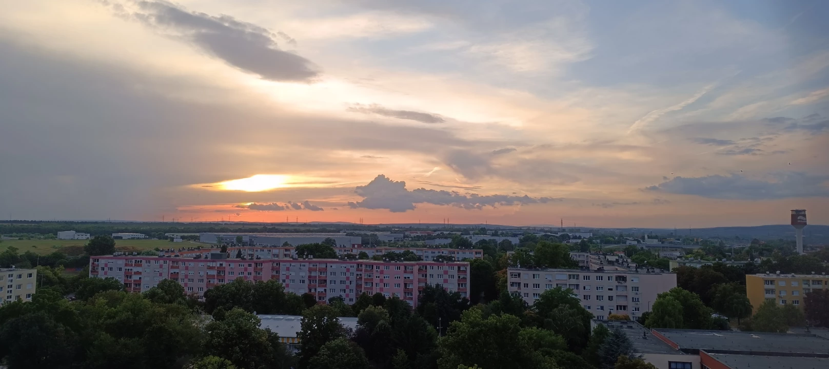 Eladó panellakás, Százhalombatta