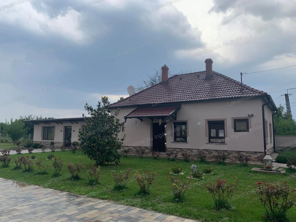 For sale house, Mezőhegyes