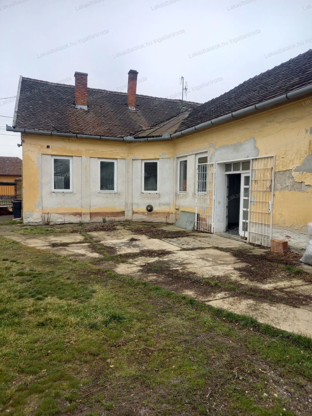 For sale house, Sarkad