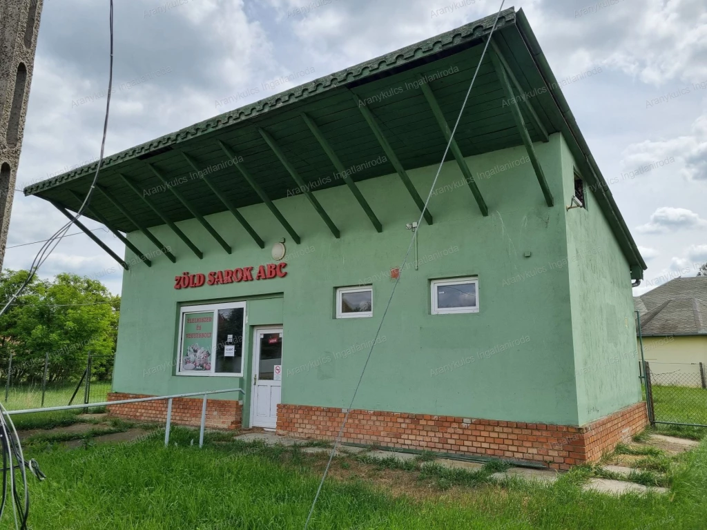 For sale store, Füzesgyarmat
