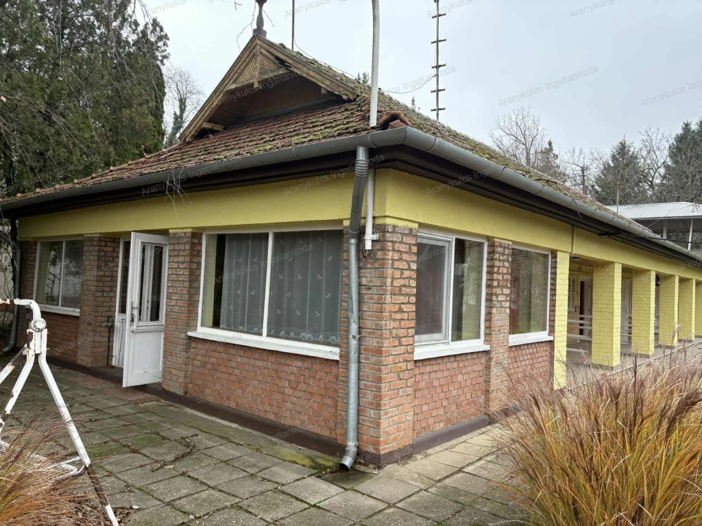 c3-1-name c2-63-name, Doboz, Szanazug