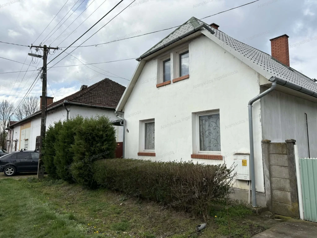 Eladó családi ház Gyulavári szívében!