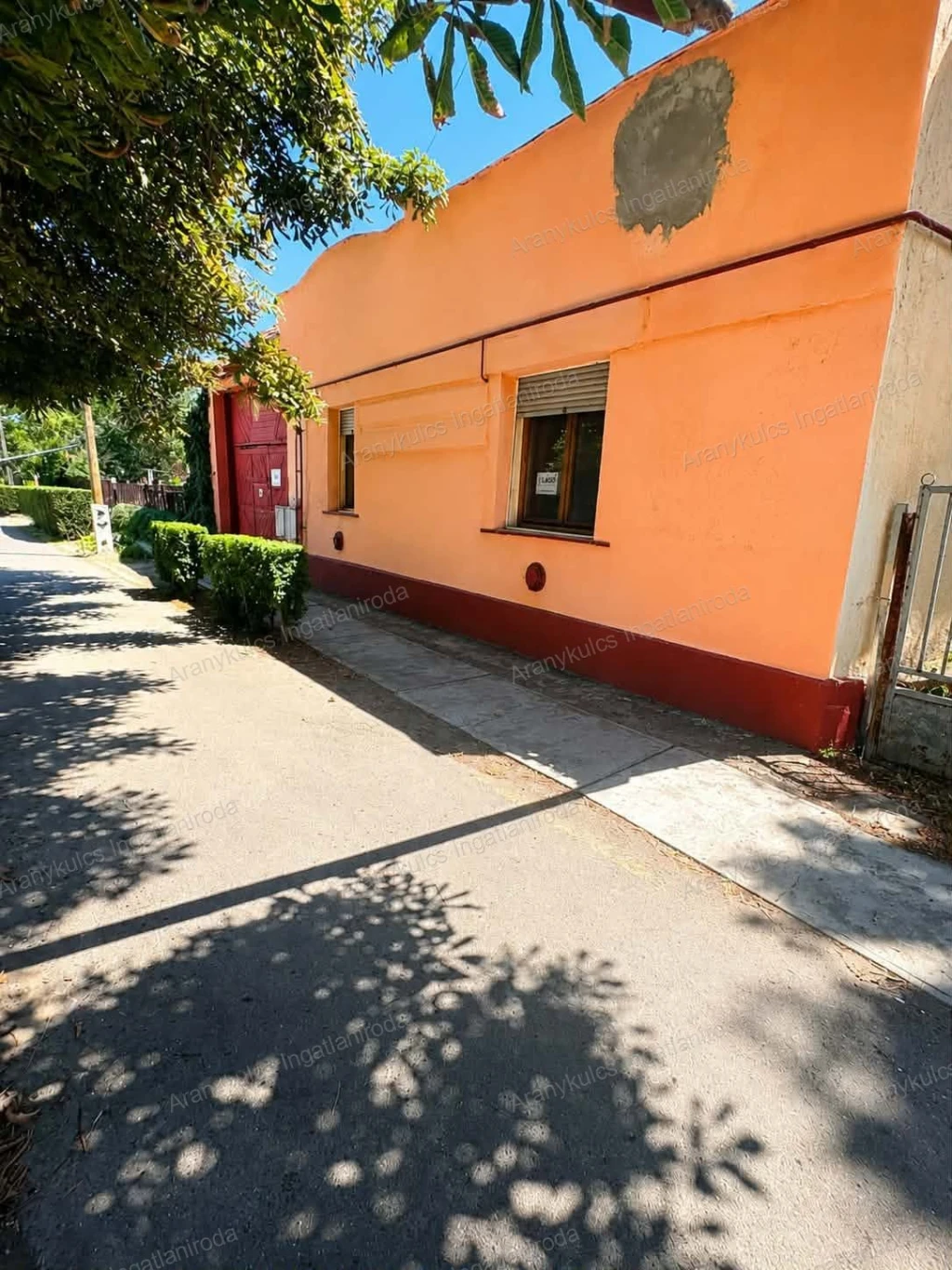 Családi ház eladó Zsadány központjában!