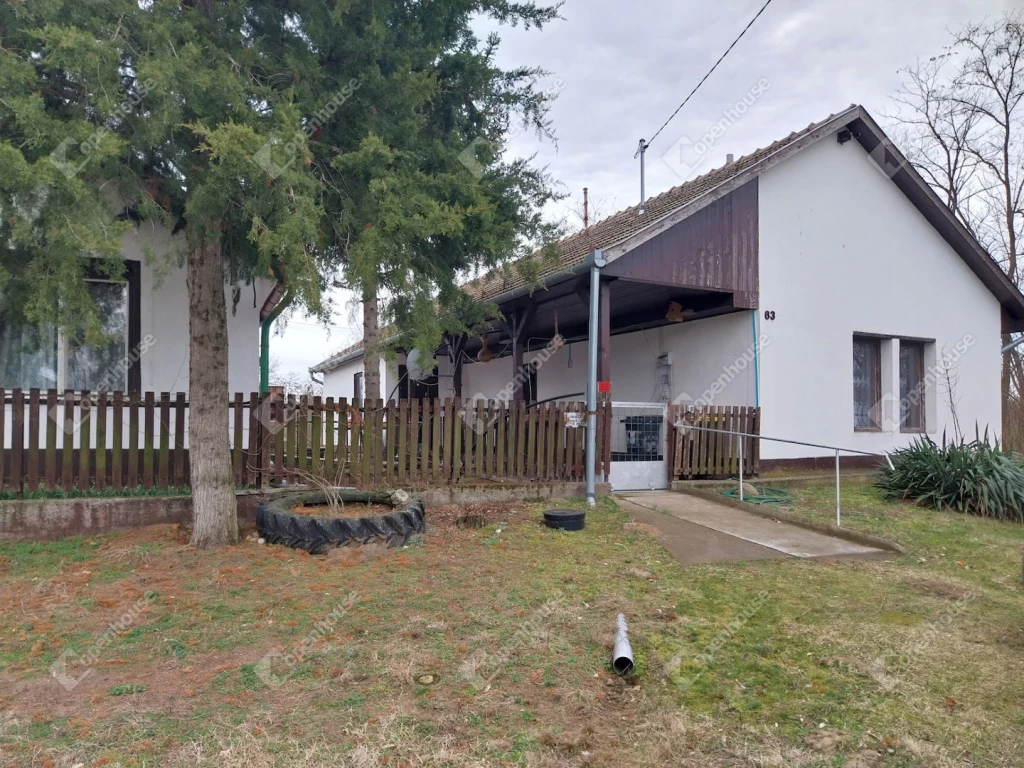 For sale house, Pusztavacs