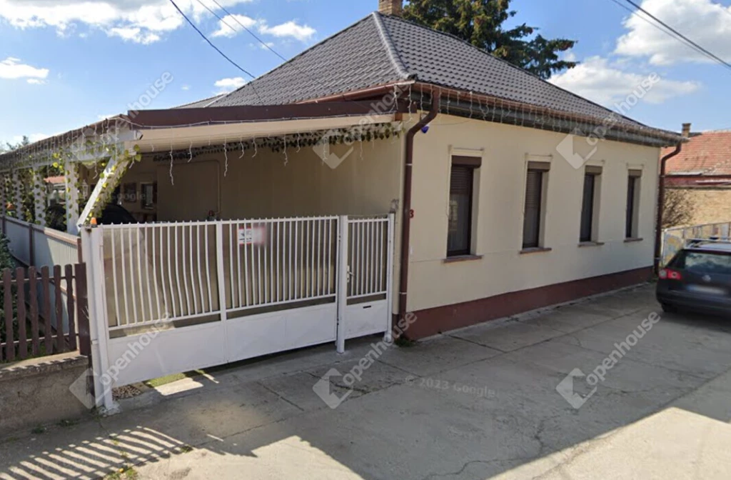 Eladó Pilisen családi ház