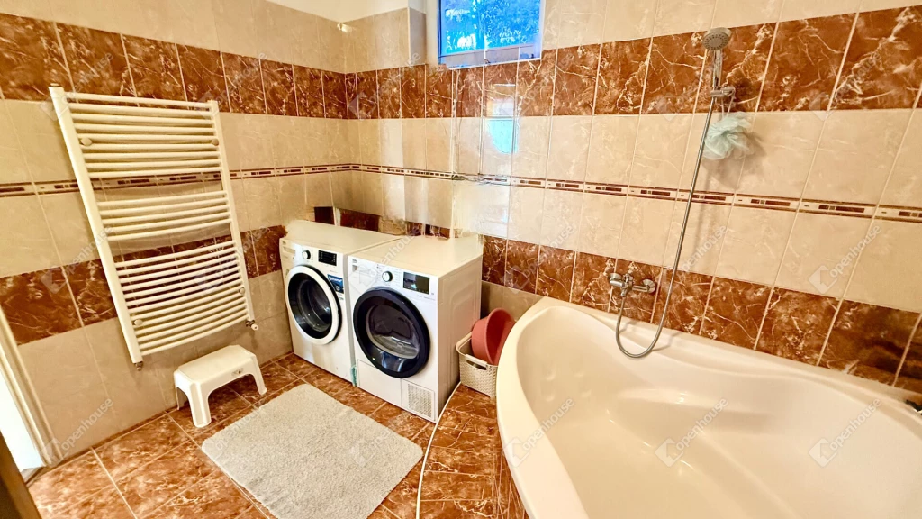 Modern, kétszintes, családbarát otthon Üllőn eladó!