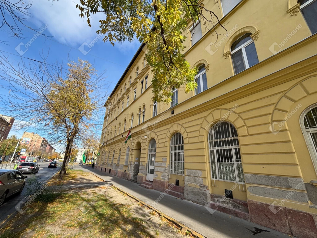For sale brick flat, Budapest VIII. kerület, Tisztviselőtelep, Baross utca