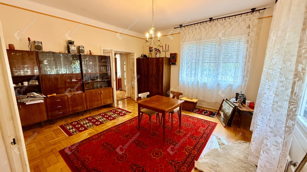 Kétgenerációs vagy befektetési lehetőség Pilis központjában – tágas családi ház eladó!