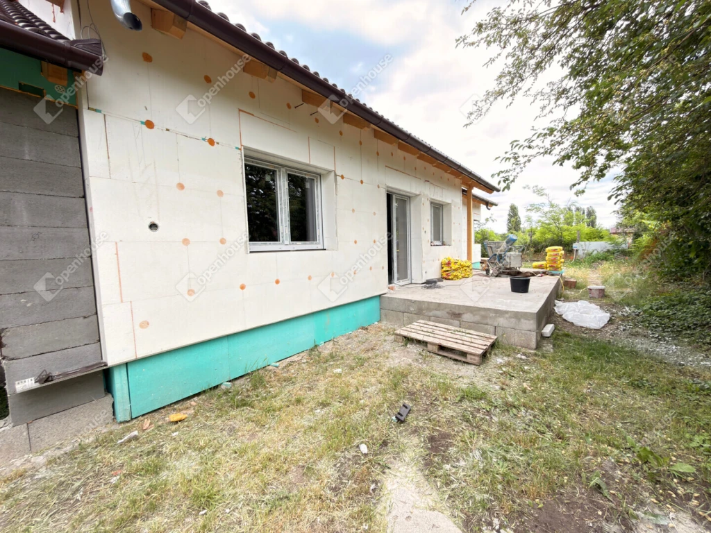 Modern elrendezésű, 2 hálószobás ingatlan Monoron újépítésű